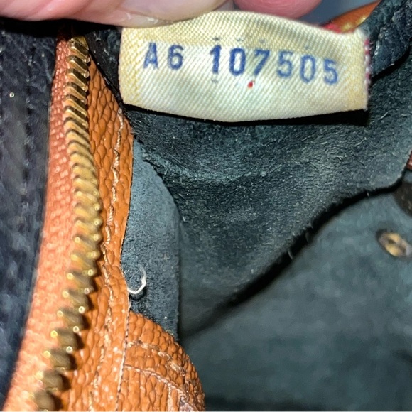 Vintage Dooney & Bourke Black Leather Crossbody Satchel Bag - Picture 12 of 12